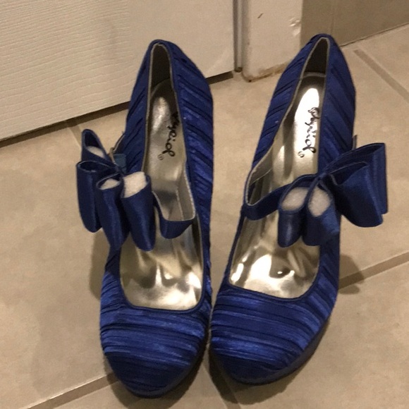 Qupid Royal blue navy textured heels with bow buckle clasp strap NWT - Picture 2 of 5